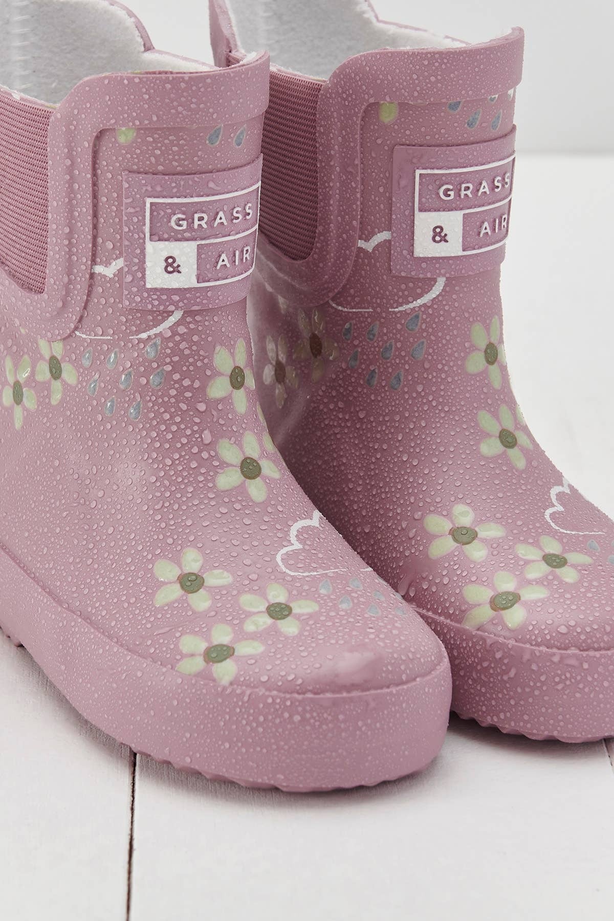 Grass & air wellies deals